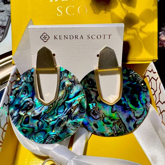 NWT Kendra Scott RARE & Retired Diane Earrings Abalone Yellow Gold STUNNING! - Picture 8 of 14